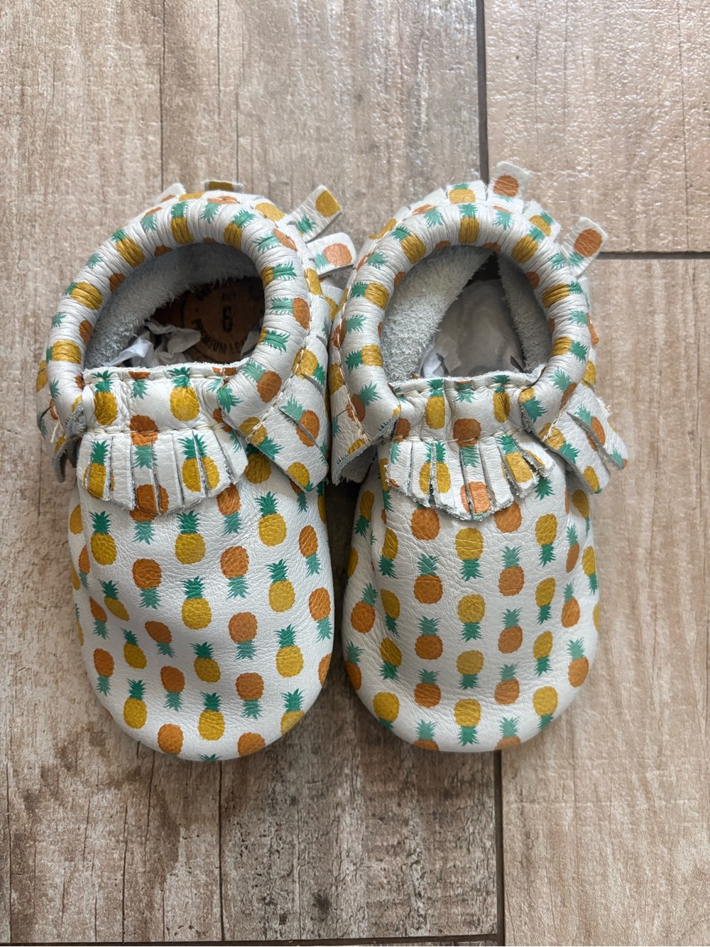 Freshly Picked Pineapple Print baby soft sole Moccasins Size 9 toddler